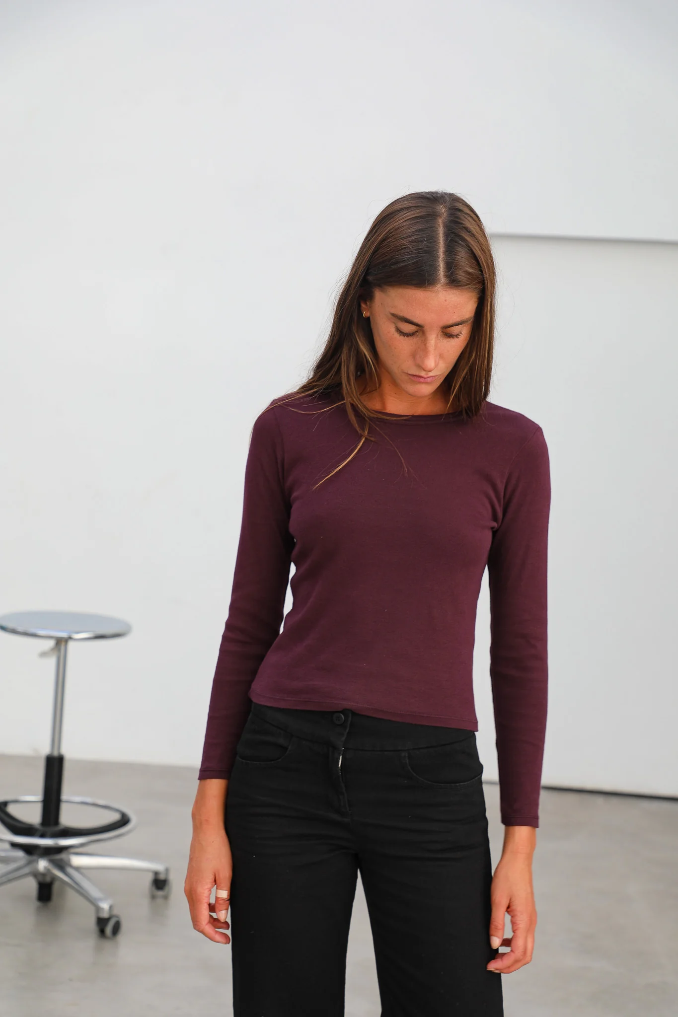 Back Hole Long T-Shirt Burgundy - Image 3